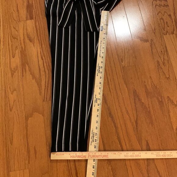 Body by Us Size Small black striped pants. Pleated front with tie. - Picture 8 of 10